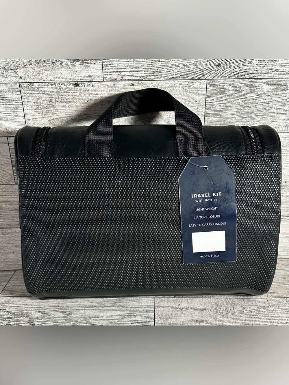 Penguin Munsingwear Men’s Hanging Toiletry Travel Kit Bag with Bottles Black NWT - Picture 3 of 14